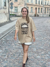 Load image into Gallery viewer, UNISEX oversize T-krekls, KULDĪGAS vaibs