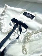 Load image into Gallery viewer, APKAKLĪTE, balta ar volānu