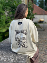 Load image into Gallery viewer, UNISEX oversize T-krekls, AIZPUTES vaibs, sand