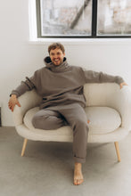 Load image into Gallery viewer, OVERSIZE BRĪVDIENU TĒRPS, PELĒKS