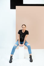 Load image into Gallery viewer, Krekls 2 SEJAS, melns
